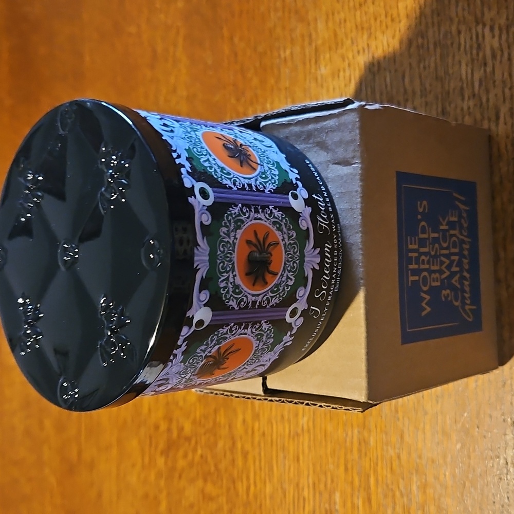 NIB Bath & Body Works I Scream Float 3-Wick Candle